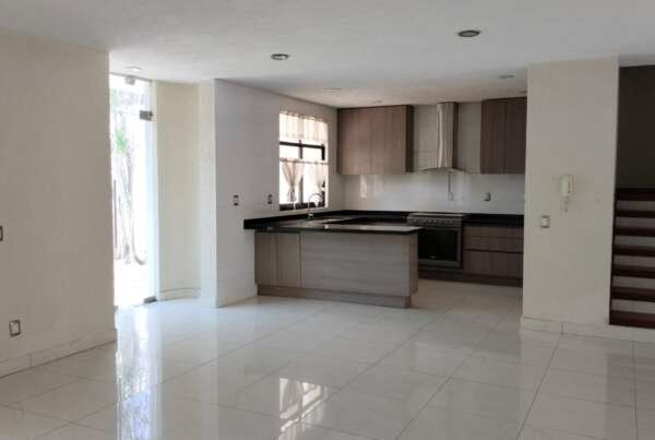 CASA EN VENTA: ARBOLEDAS 2DA SECC. - Image 11