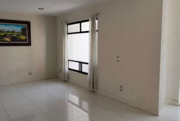 CASA EN VENTA: ARBOLEDAS 2DA SECC. - Image 2